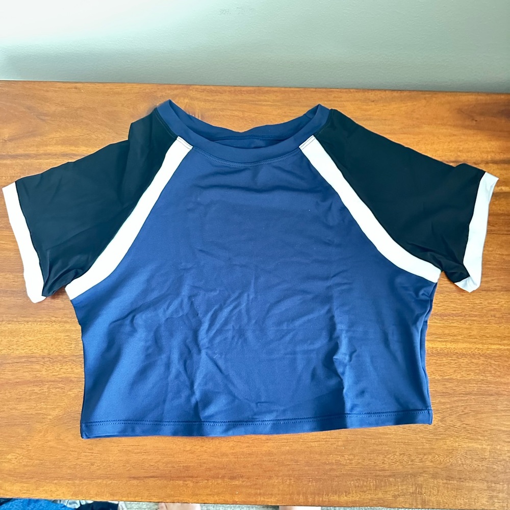 SHEIN Blue and Black Mesh Sleeve Workout Crop Top